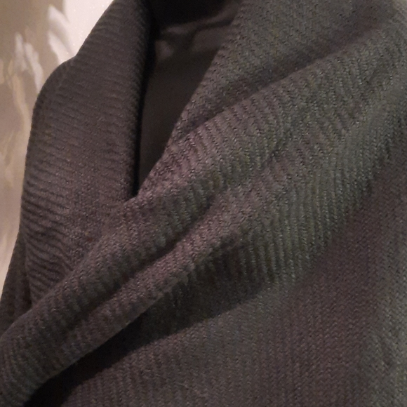 Luxurious Graphite (Charcoal Gray) Throw-Shawl - Picture 4 of 5